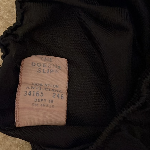 Vintage Sears black half slip size small - Picture 6 of 6